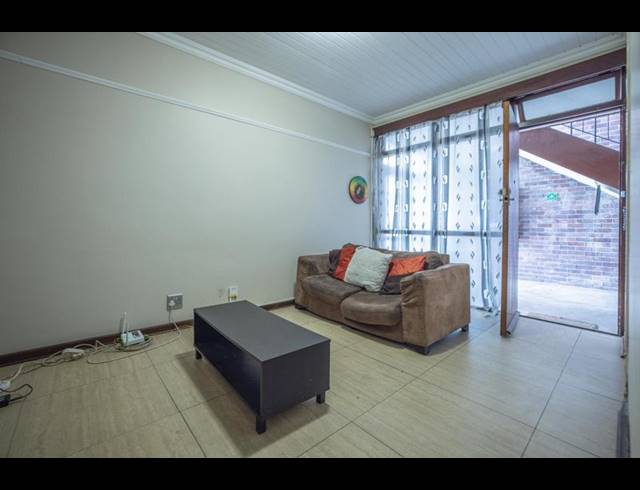 2 BEDROOM APARTMENT FOR SALE IN SUNNYSIDE